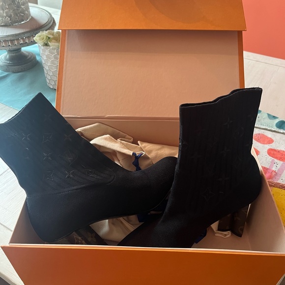 Louis Vuitton Booties - Picture 6 of 8